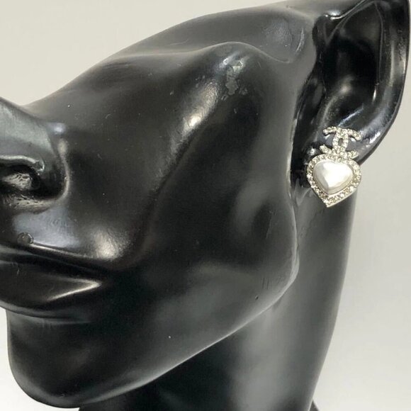 CHANEL CC Logos Rhinestone Pearl Heart Stud Earrings Silver Tone B23B Auth w/Box - Picture 2 of 10
